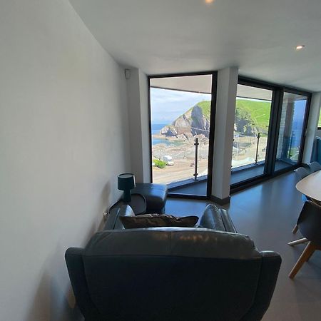 4 The View Apartments Ilfracombe - Seafront, Parking, Lift, Ev Exterior photo