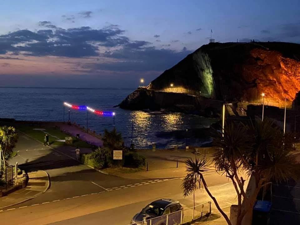 4 The View Apartments Ilfracombe - Seafront, Parking, Lift, Ev Exterior photo