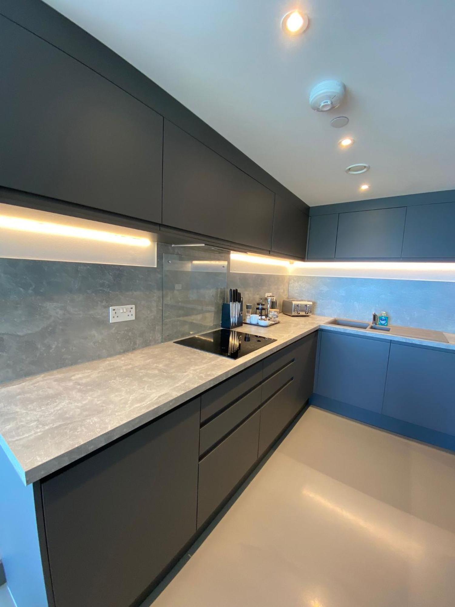 4 The View Apartments Ilfracombe - Seafront, Parking, Lift, Ev Exterior photo