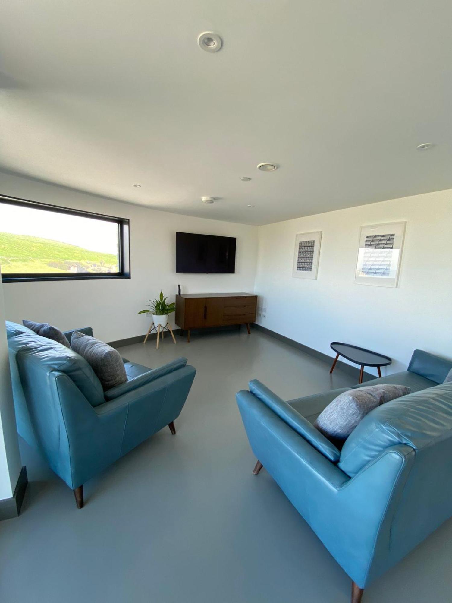 4 The View Apartments Ilfracombe - Seafront, Parking, Lift, Ev Exterior photo