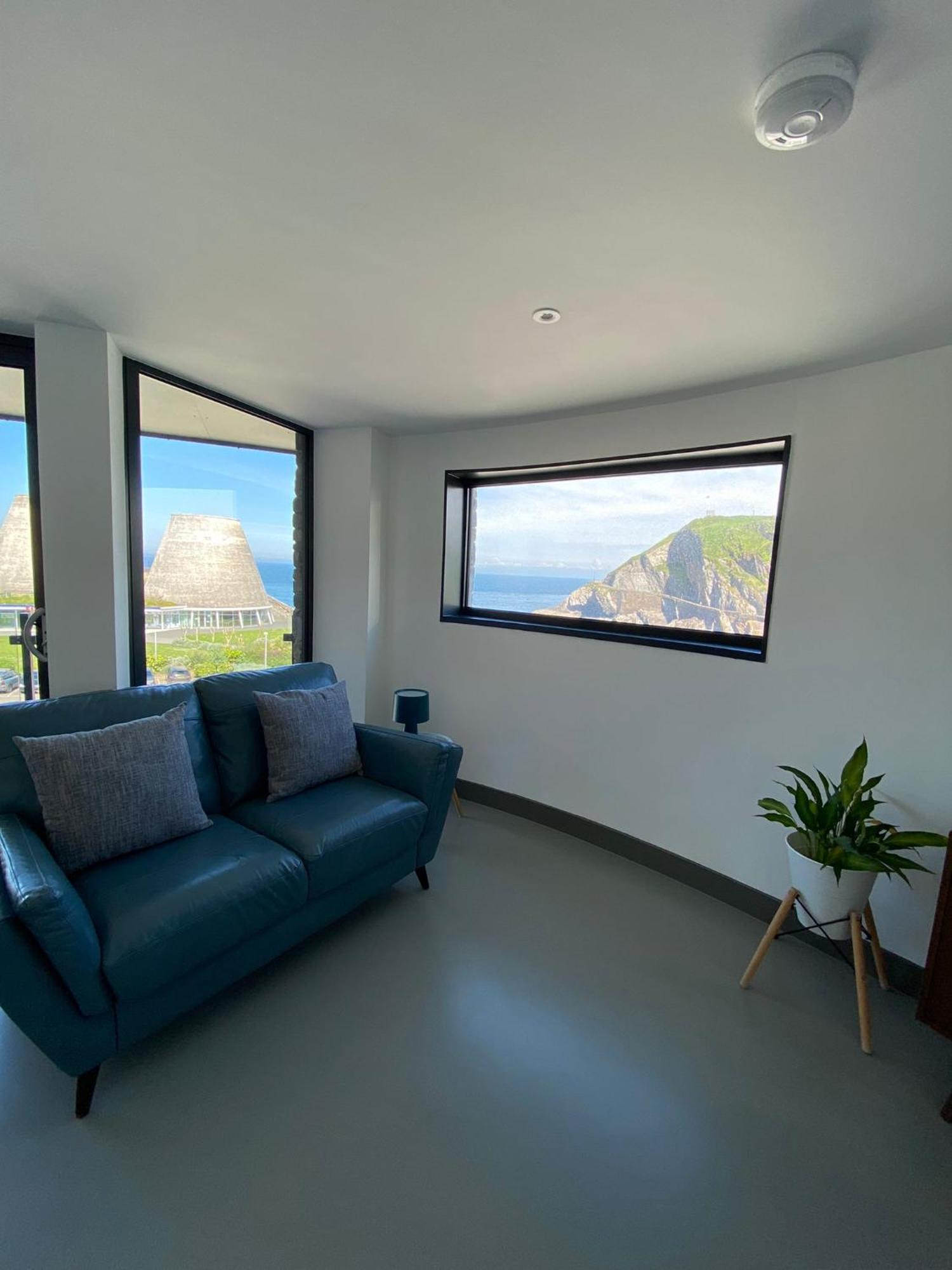 4 The View Apartments Ilfracombe - Seafront, Parking, Lift, Ev Exterior photo